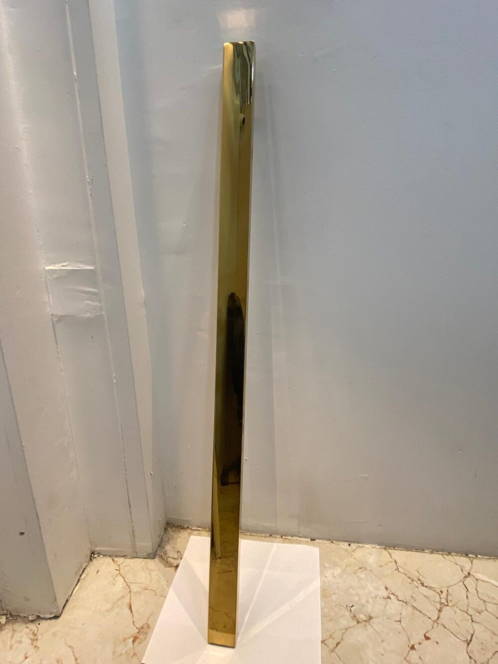 مسكه ديكور ذهبي